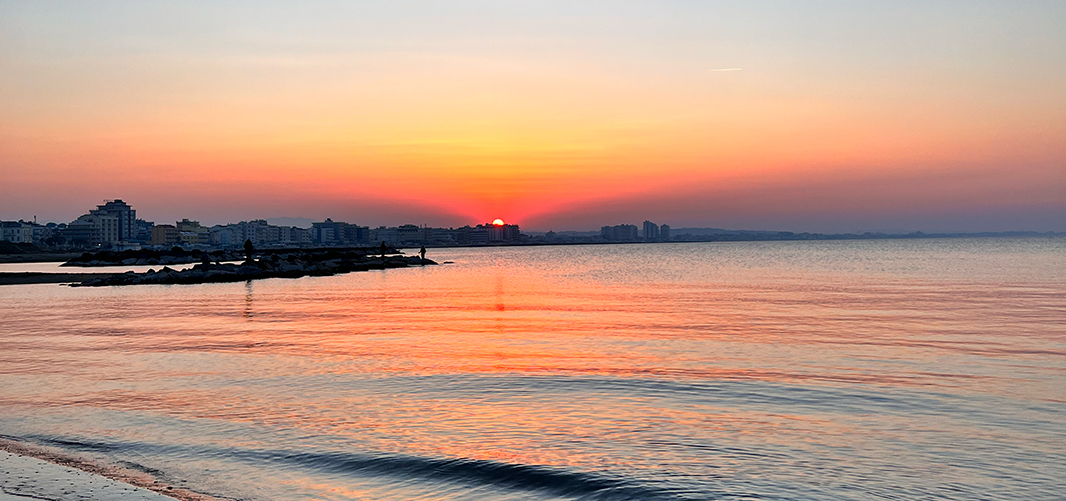 E a pranzo e cena? Ci pensa Cattolica. E se vuoi, ti guidiamo noi.
